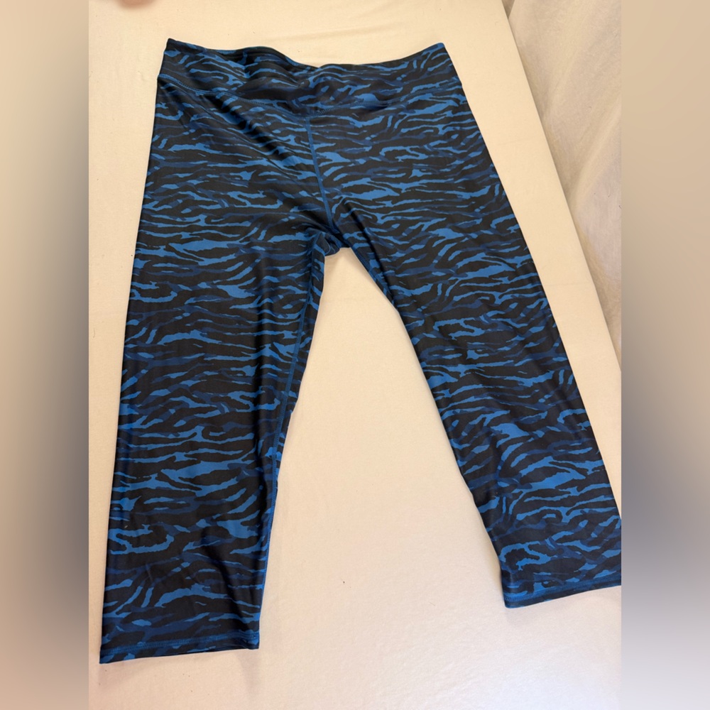 Fabletics Blue and Black Animal Print Leggings - 088